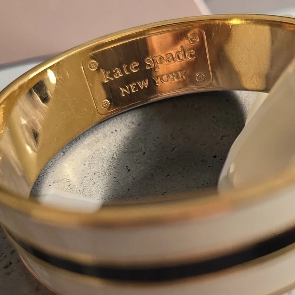Kate Spade "All Wrapped Up" Bangle - Picture 4 of 4